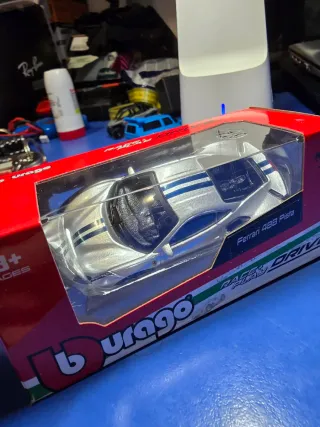 Modellino bburago ferrari 488 pista scala 1:64