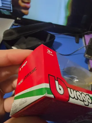 Modellino bburago ferrari 488 pista scala 1:64