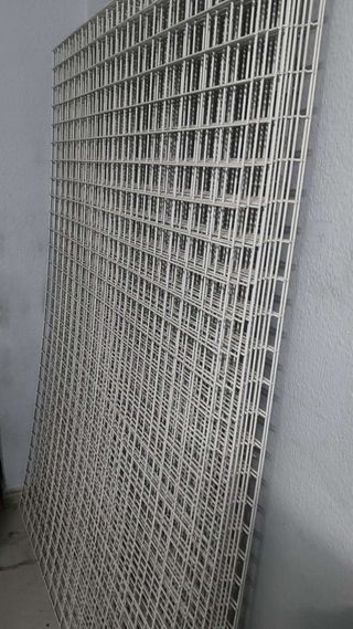 Panel Rejilla Metálica Tienda