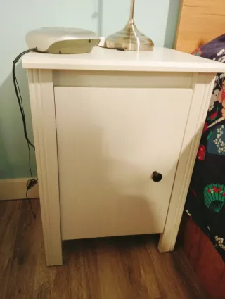 Muebles habitaciónArmario blanco , cómoda,dos mesi