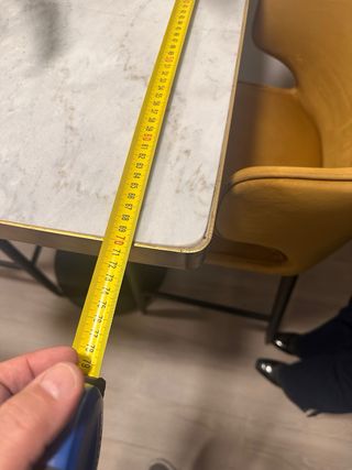 Mesa alta mármol/acero + 2 butacas terciopelo