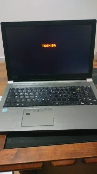 Toshiba Core i5 8GB RAM 512GB m2 SSD 15.6 Win11