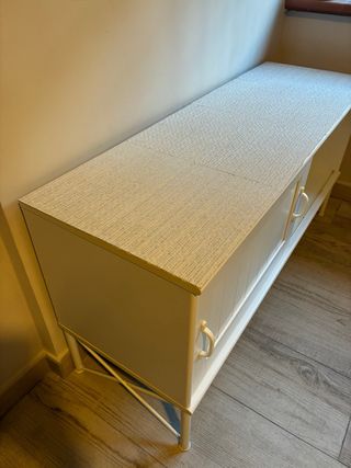 Mueble TV blanco metal y madera