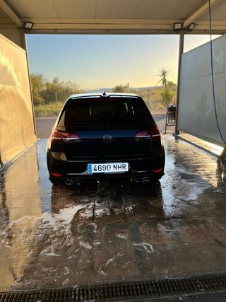 Volkswagen R 2014
