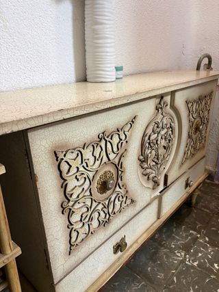 Cómoda Vintage Relieves Bar Beige/Oro