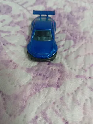 Dos coches de jugetes