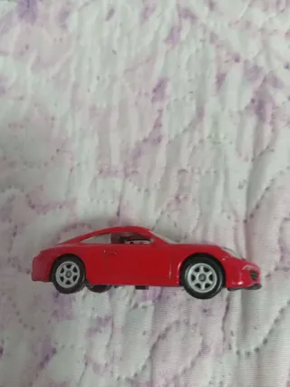 Dos coches de jugetes