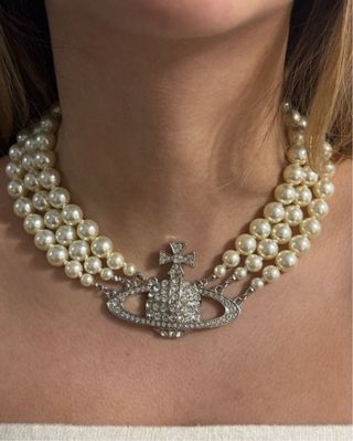 Collar Vivienne Westwood Perlas Saturno Plata