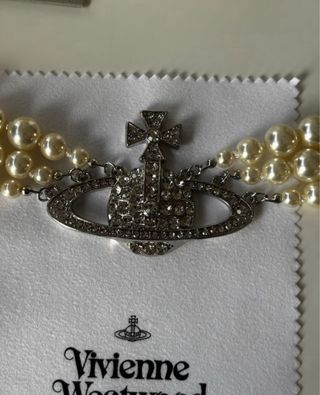 Collar Vivienne Westwood Perlas Saturno Plata