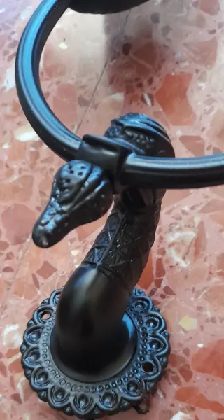 Espejo ovalado con apliques de pared