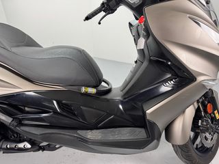Kawasaki J 300 2017