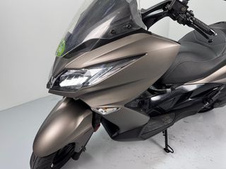Kawasaki J 300 2017