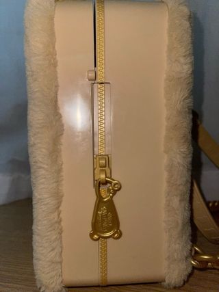 Muñeca Na Na Na Surprise Oso