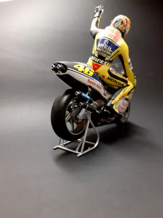 Minichamps Valentino Rossi Honda 46