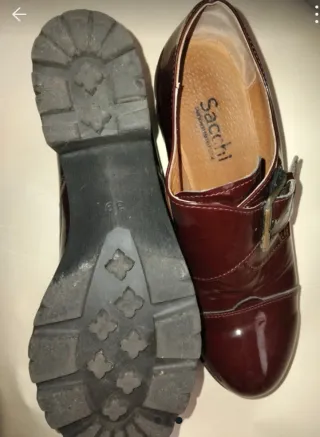 Sapato Sacchi pele envernizada 39