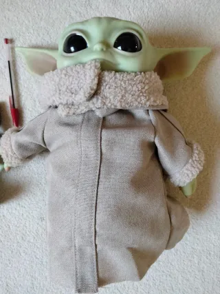 2 Figuras Baby Yoda Star Wars