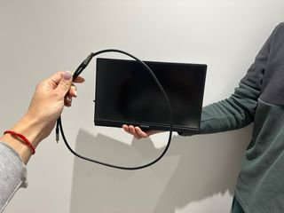 Pantalla complementaria negra