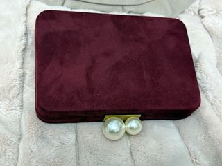 Bolso de terciopelo burdeos