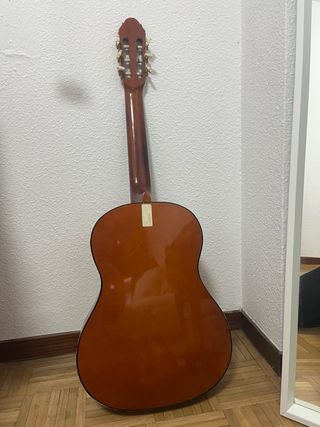 Guitarra Romanza + Capo Wingo