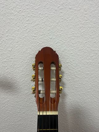 Guitarra Romanza + Capo Wingo