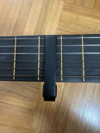 Guitarra Romanza + Capo Wingo