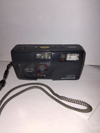 Cámara Minolta FS-35 con funda