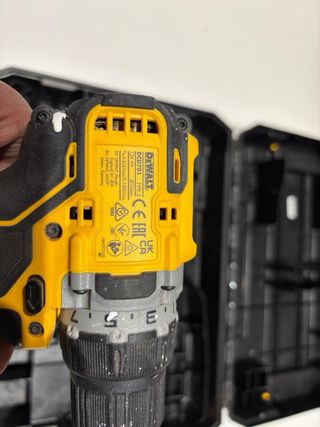 Taladro DeWalt 12V XR DCD701D2 con maletín