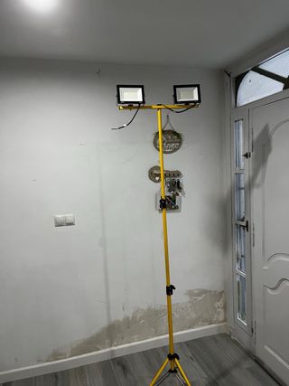 Focos LED de trabajo  con trípode