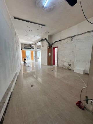 Local comercial en alquiler en La Nova Esquerra de l'Eixample en Barcelona