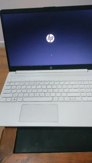 Portátil HP Core i5 10th Gen 16GB RAM 512GB NV SSD