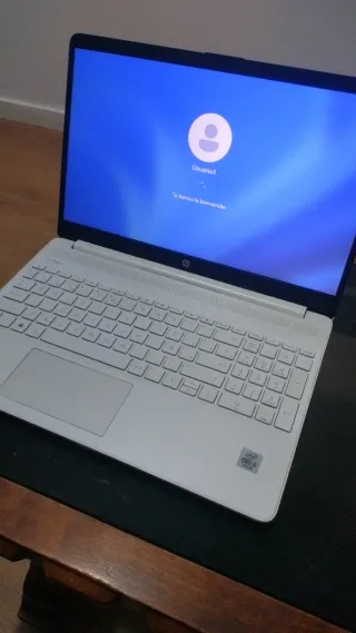 Portátil HP Core i5 10th Gen 16GB RAM 512GB NV SSD