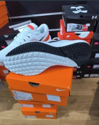 Nike Vomero 16 Zapatillas Running Hombre