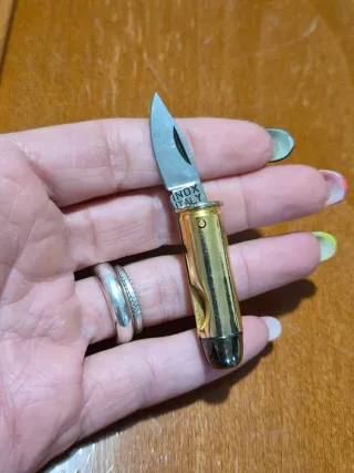 Coltellino tascabile a forma di proiettile