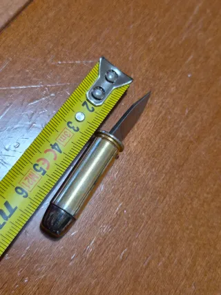 Coltellino tascabile a forma di proiettile