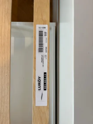 Cama blanca con 2 cajones grandes y somier.