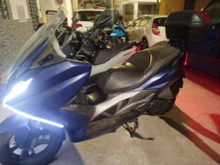 Maxi Scooter 125cc Monocilíndrico 4T EFI