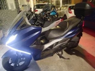 Maxi Scooter 125cc Monocilíndrico 4T EFI