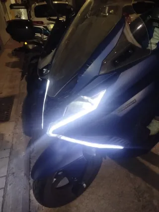 Maxi Scooter 125cc Monocilíndrico 4T EFI