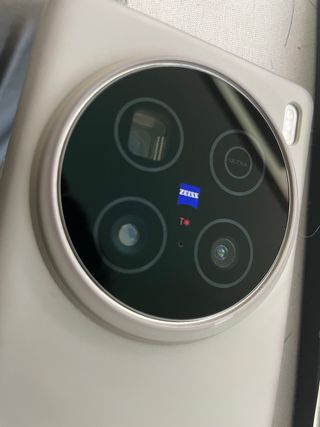 vivo X100 Ultra Gris/Blanco 99% Nuevo  16+512