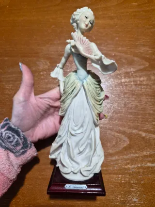 Statua G. Armani vintage porcellana legno