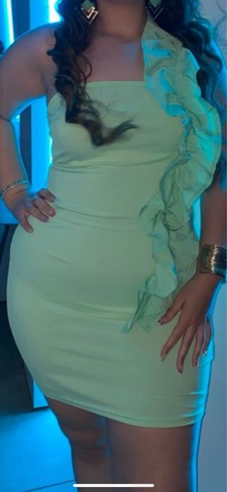 Vestido turquesa con volantes