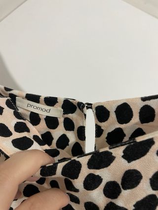 Blusa Beige y Negra con Lunares