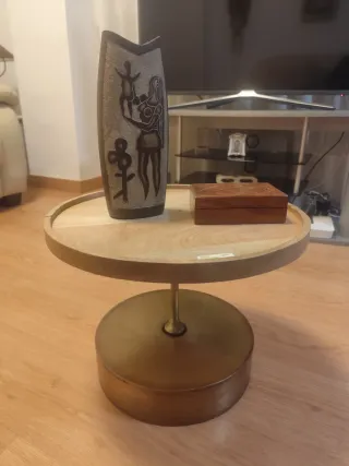 Mesa Auxiliar Madera Mango y Dorado