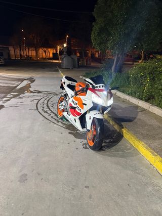 Honda CBR 600RR Repsol 2006 ¡Se escuchan cambios!