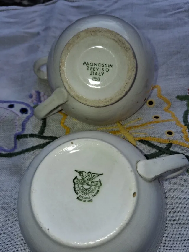 Zuccheriera e tazze in porcellana 1 euro al pezzo