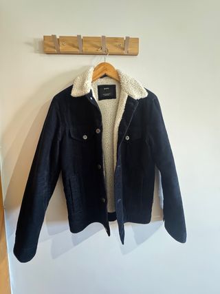 Cazadora Bershka pelo negra Talla XS