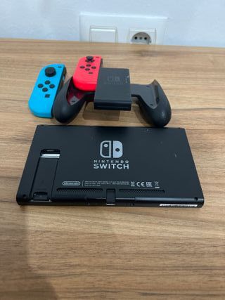 Nintendo Switch (no funciona)+ Joy-Cons