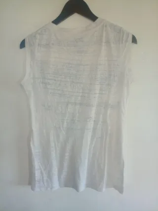 Camiseta Zara sin mangas con pedrería talla M.