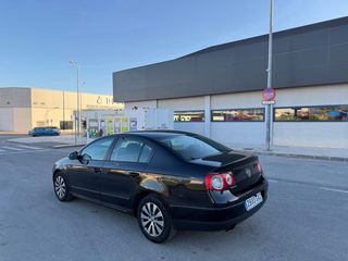 VOLKSWAGEN PASSAT 2.0 TDi 140CV NACIONAL