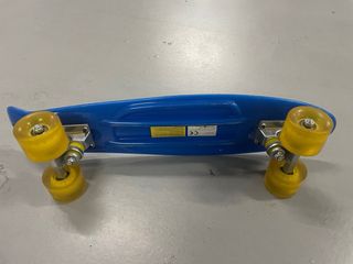 Monopatín azul